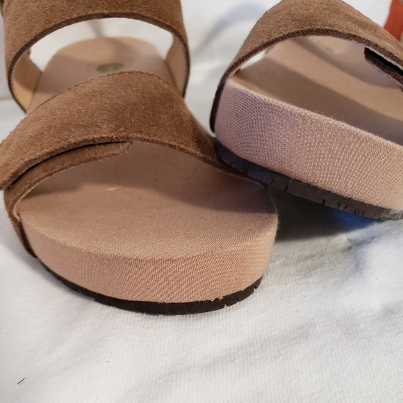 Sandals - Picture 3 of 7